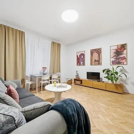 Apartmán Stylish 2br Family Near Hockey Stadium Bratislava