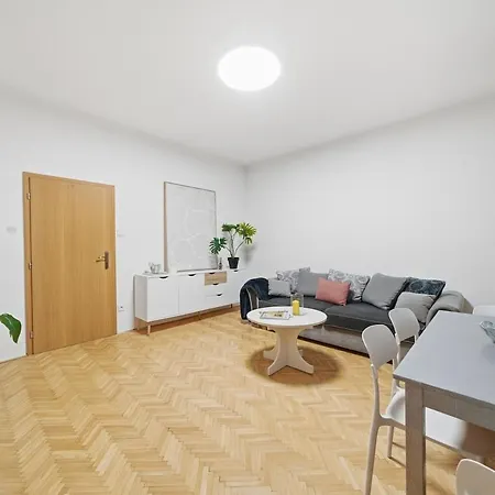Apartmán Stylish 2br Family Near Hockey Stadium Bratislava