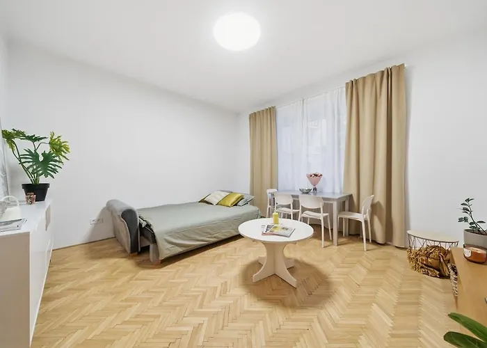 Stylish 2br Family Near Hockey Stadium Pozsony