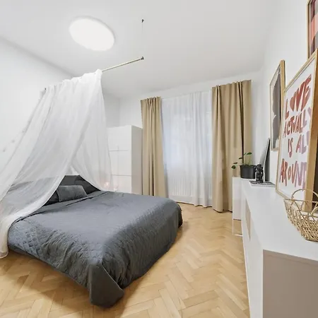 Stylish 2br Family Near Hockey Stadium Apartament